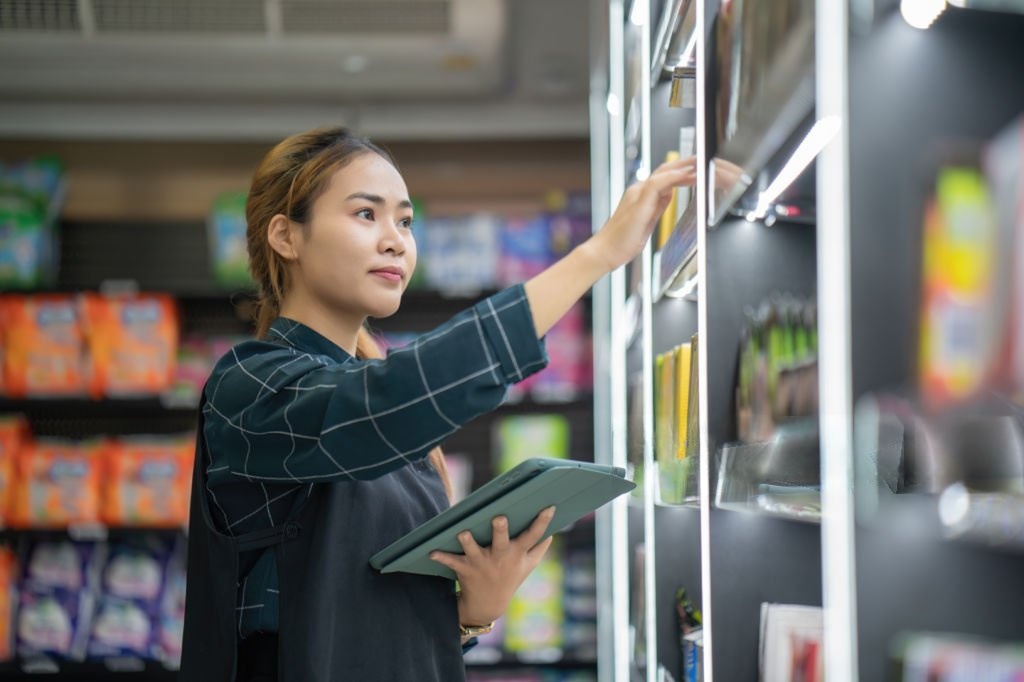 Retail & Warehousing